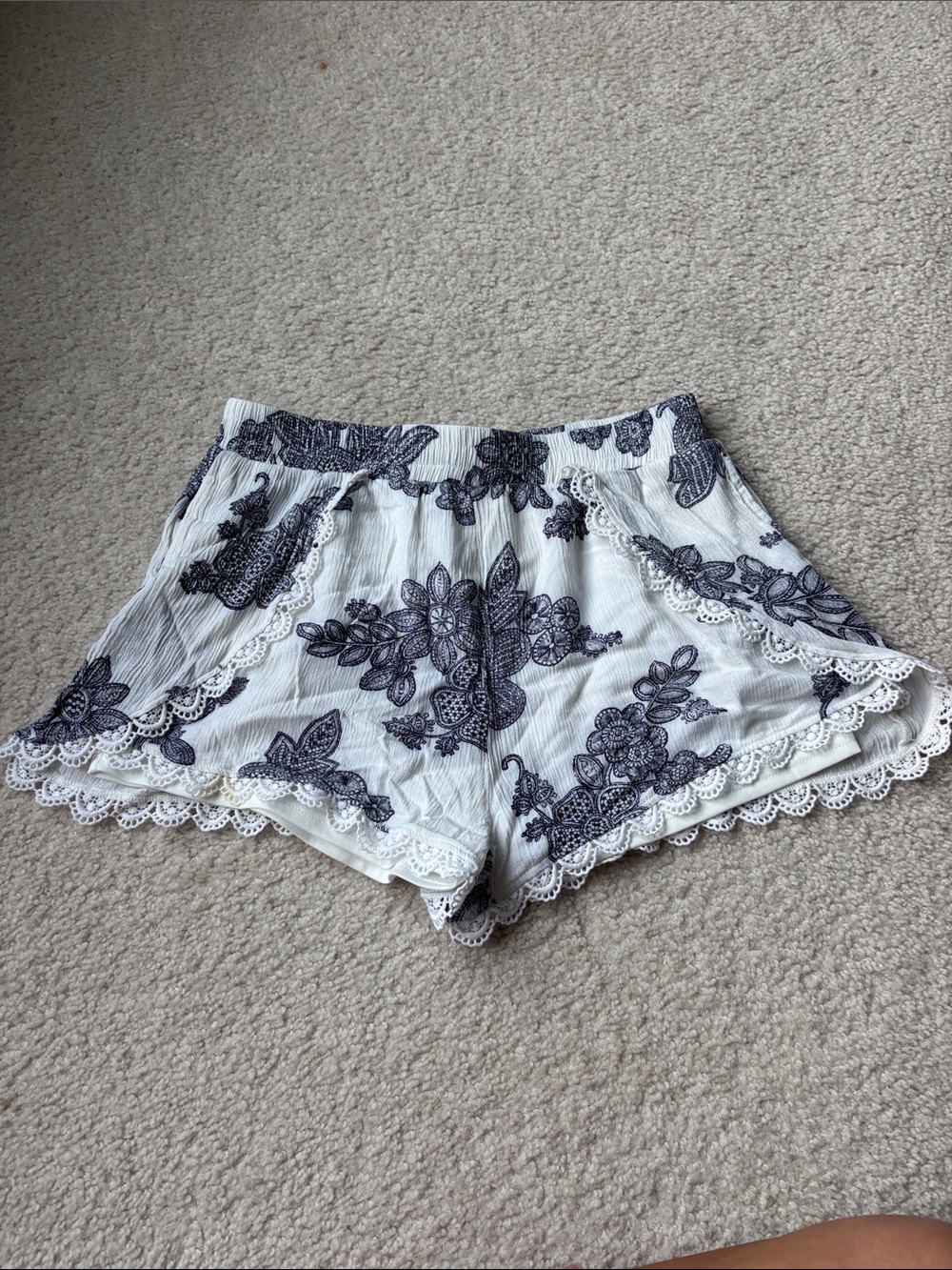 Women's White Floral Lace-Trim Sleep Shorts